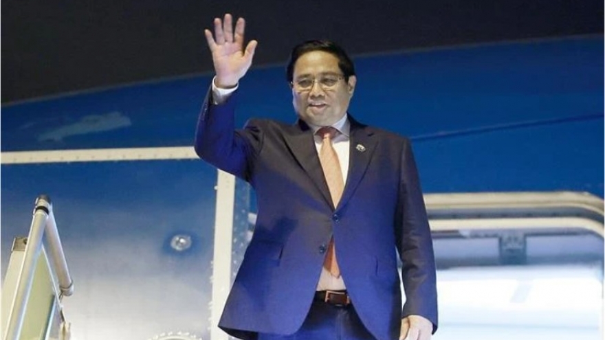 PM returns home from successful ASEAN Summits in Laos